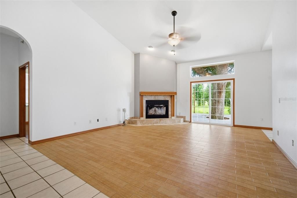 For Sale: $679,000 (3 beds, 2 baths, 2404 Square Feet)