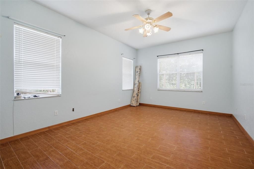 For Sale: $679,000 (3 beds, 2 baths, 2404 Square Feet)