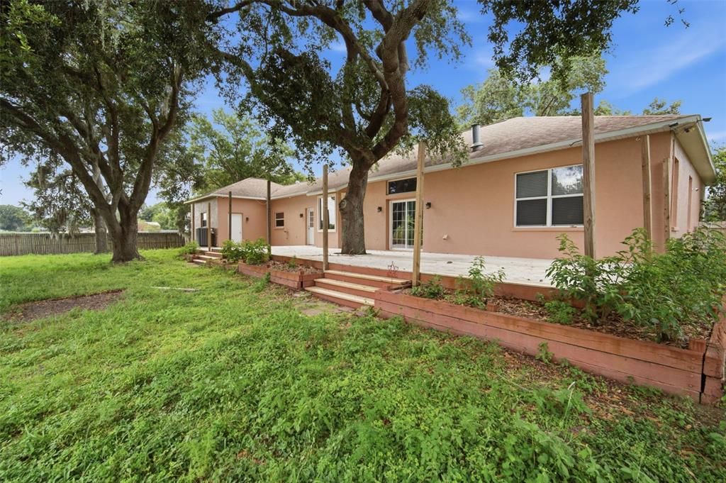 For Sale: $679,000 (3 beds, 2 baths, 2404 Square Feet)