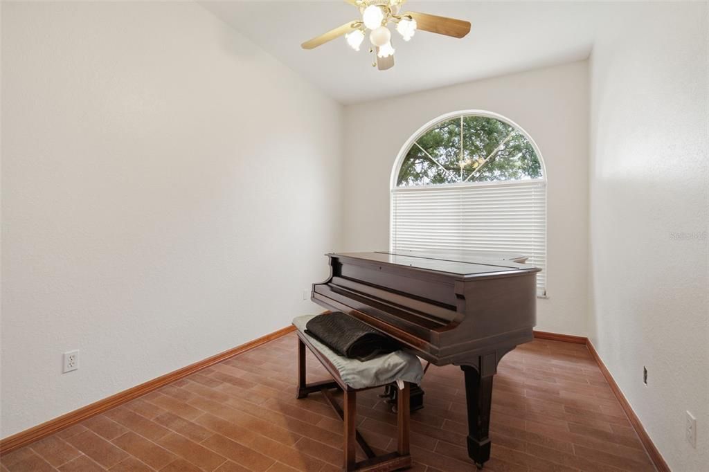 For Sale: $679,000 (3 beds, 2 baths, 2404 Square Feet)