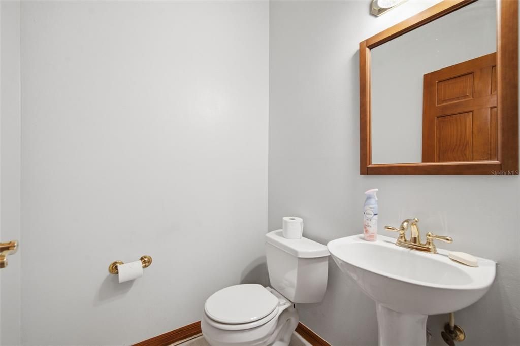 For Sale: $679,000 (3 beds, 2 baths, 2404 Square Feet)