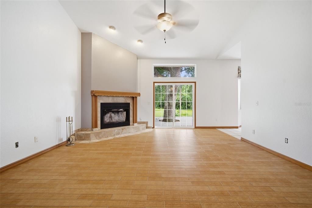 For Sale: $679,000 (3 beds, 2 baths, 2404 Square Feet)
