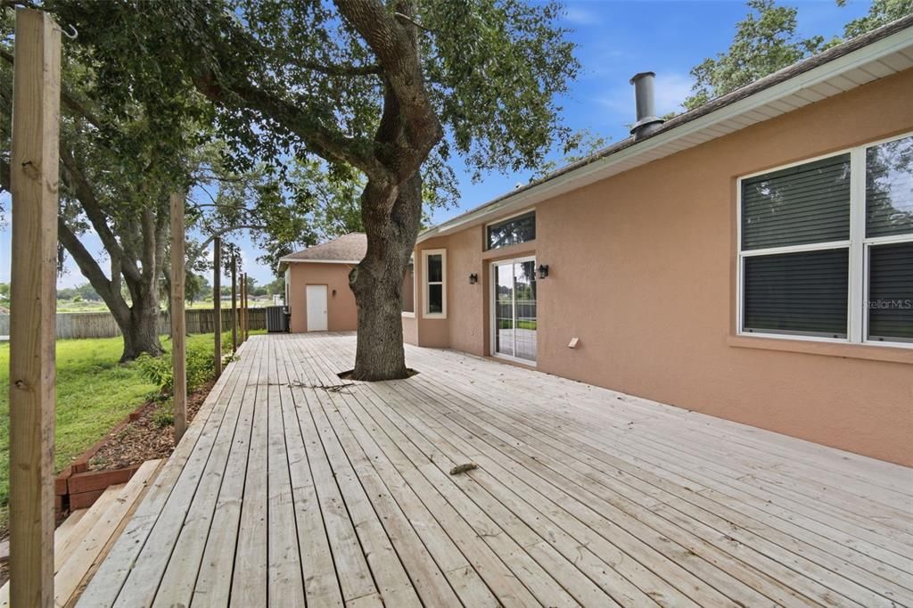 For Sale: $679,000 (3 beds, 2 baths, 2404 Square Feet)