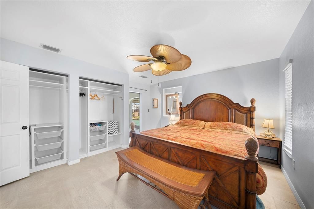En Venta: $284,000 (2 camas, 3 baños, 1102 Pies cuadrados)