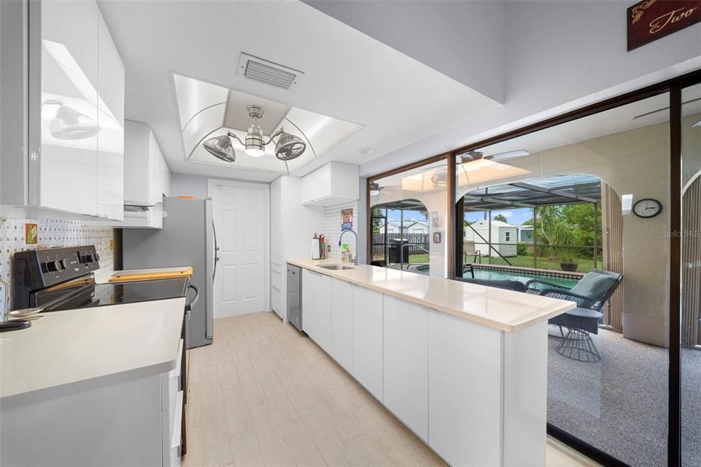 En Venta: $284,000 (2 camas, 3 baños, 1102 Pies cuadrados)