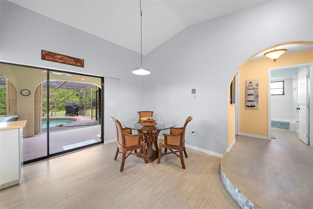 En Venta: $284,000 (2 camas, 3 baños, 1102 Pies cuadrados)