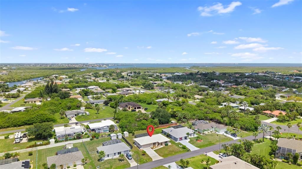 En Venta: $284,000 (2 camas, 3 baños, 1102 Pies cuadrados)