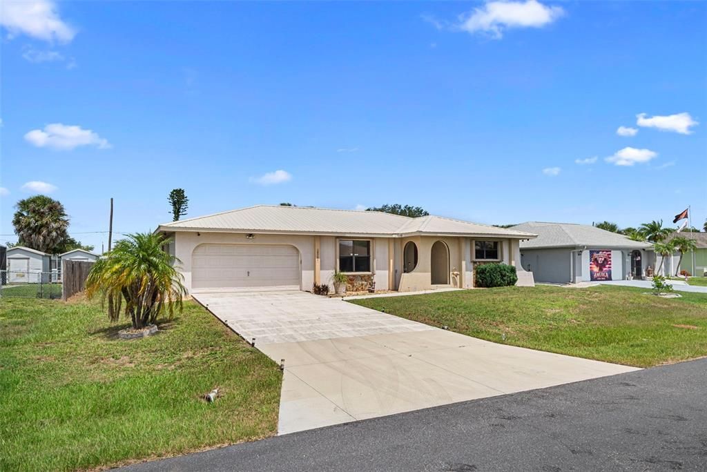 En Venta: $284,000 (2 camas, 3 baños, 1102 Pies cuadrados)