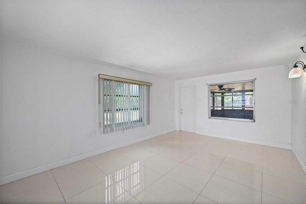 En Venta: $224,995 (2 camas, 2 baños, 1268 Pies cuadrados)