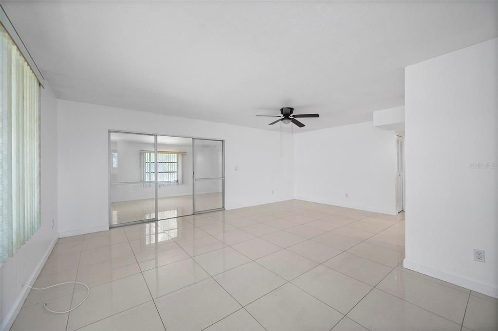 En Venta: $224,995 (2 camas, 2 baños, 1268 Pies cuadrados)