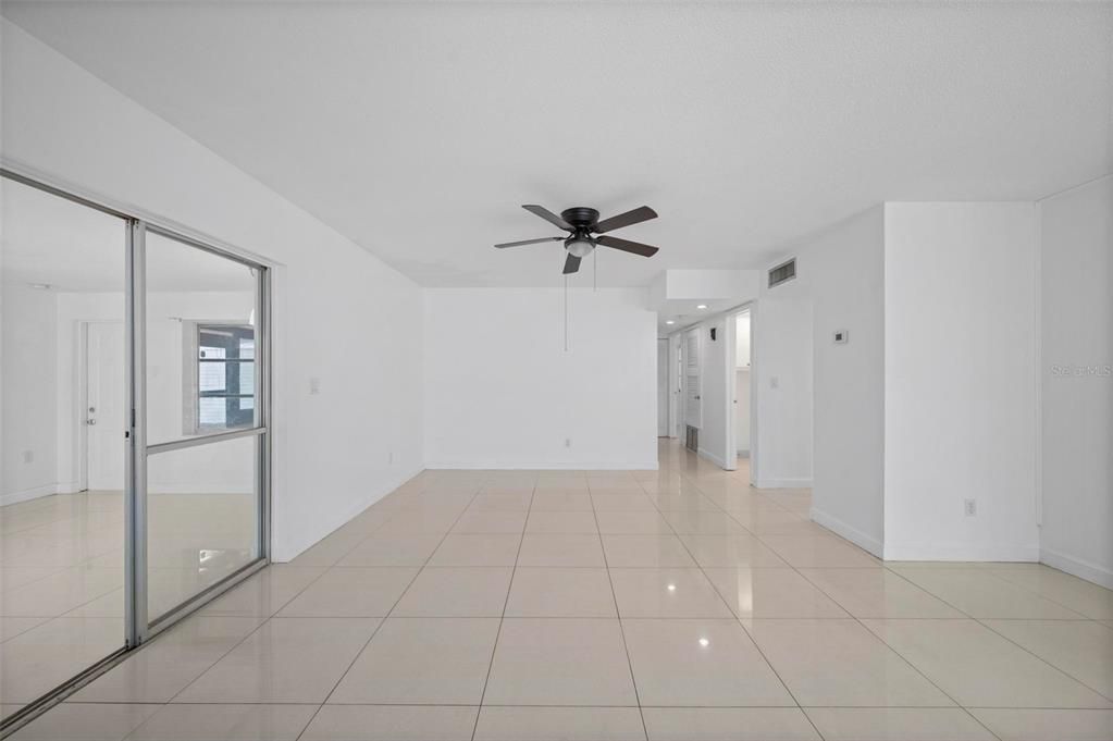 En Venta: $224,995 (2 camas, 2 baños, 1268 Pies cuadrados)