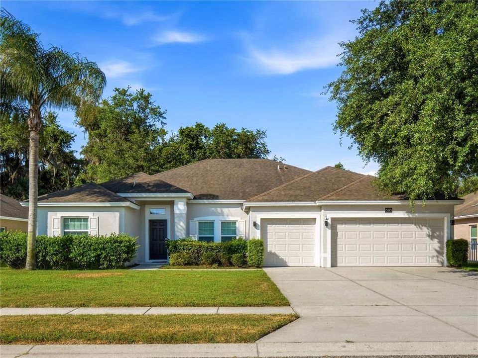 For Sale: $539,000 (4 beds, 2 baths, 2492 Square Feet)
