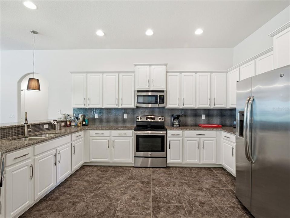 For Sale: $539,000 (4 beds, 2 baths, 2492 Square Feet)