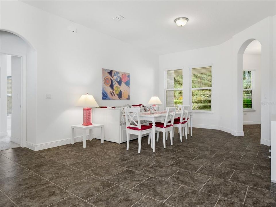 For Sale: $539,000 (4 beds, 2 baths, 2492 Square Feet)