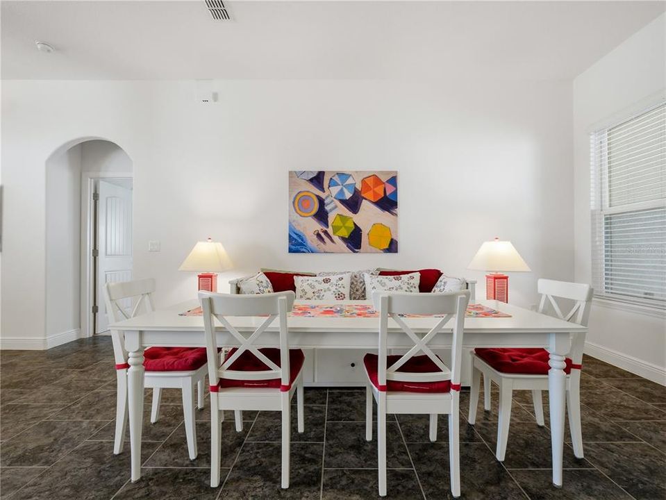 For Sale: $539,000 (4 beds, 2 baths, 2492 Square Feet)