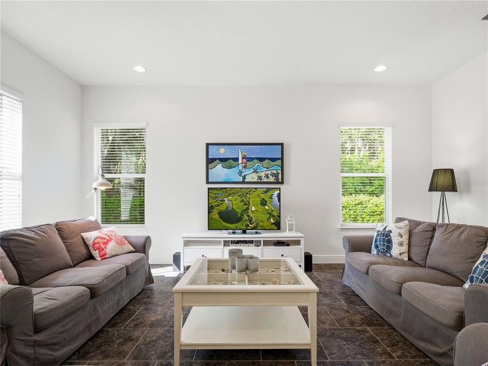 For Sale: $539,000 (4 beds, 2 baths, 2492 Square Feet)