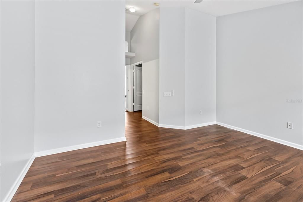 На продажу: $399,000 (4 спален, 2 ванн, 1956 Квадратных фут)