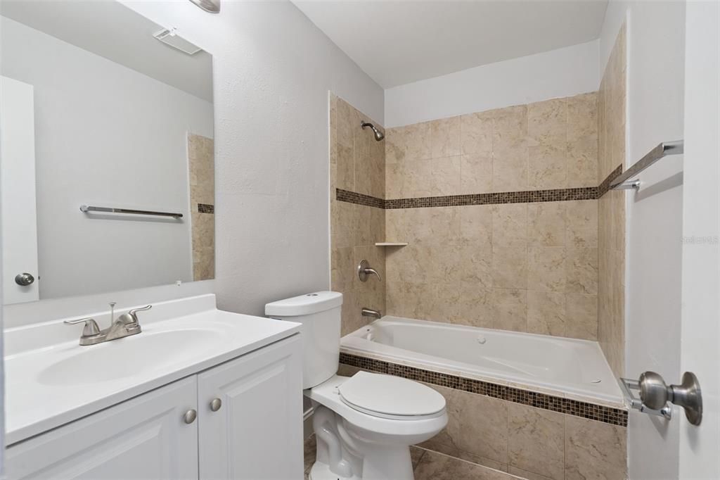В аренду: $1,650 (2 спален, 1 ванн, 850 Квадратных фут)