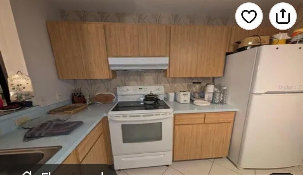 For Sale: $120,000 (2 beds, 2 baths, 1304 Square Feet)