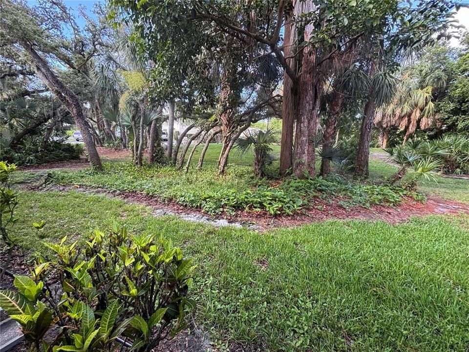 For Sale: $120,000 (2 beds, 2 baths, 1304 Square Feet)