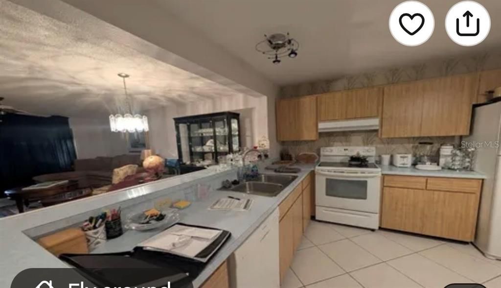 For Sale: $120,000 (2 beds, 2 baths, 1304 Square Feet)