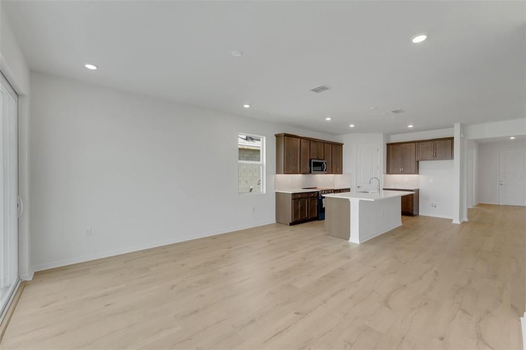 На продажу: $428,990 (3 спален, 3 ванн, 1971 Квадратных фут)