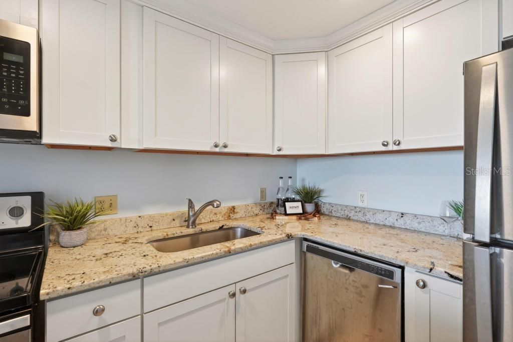 На продажу: $159,900 (1 спален, 1 ванн, 822 Квадратных фут)