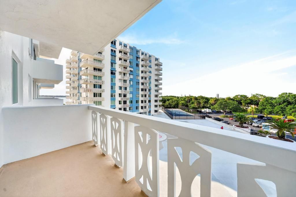 На продажу: $159,900 (1 спален, 1 ванн, 822 Квадратных фут)