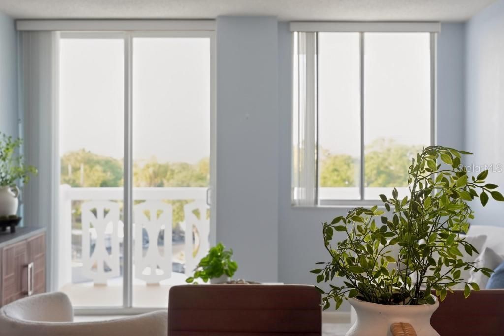На продажу: $159,900 (1 спален, 1 ванн, 822 Квадратных фут)