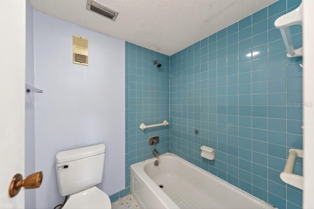 На продажу: $159,900 (1 спален, 1 ванн, 822 Квадратных фут)