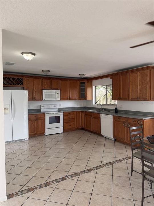 En Venta: $268,400 (3 camas, 2 baños, 1320 Pies cuadrados)