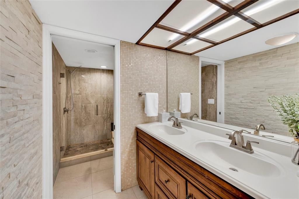 For Rent: $2,750 (2 beds, 2 baths, 1173 Square Feet)