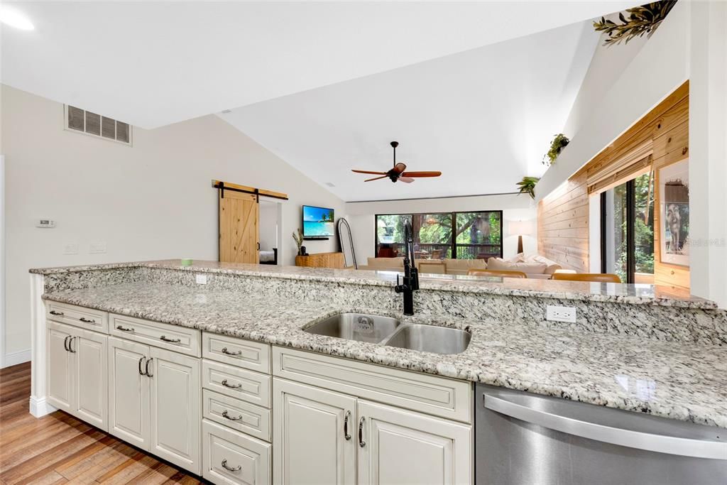 For Rent: $2,750 (2 beds, 2 baths, 1173 Square Feet)