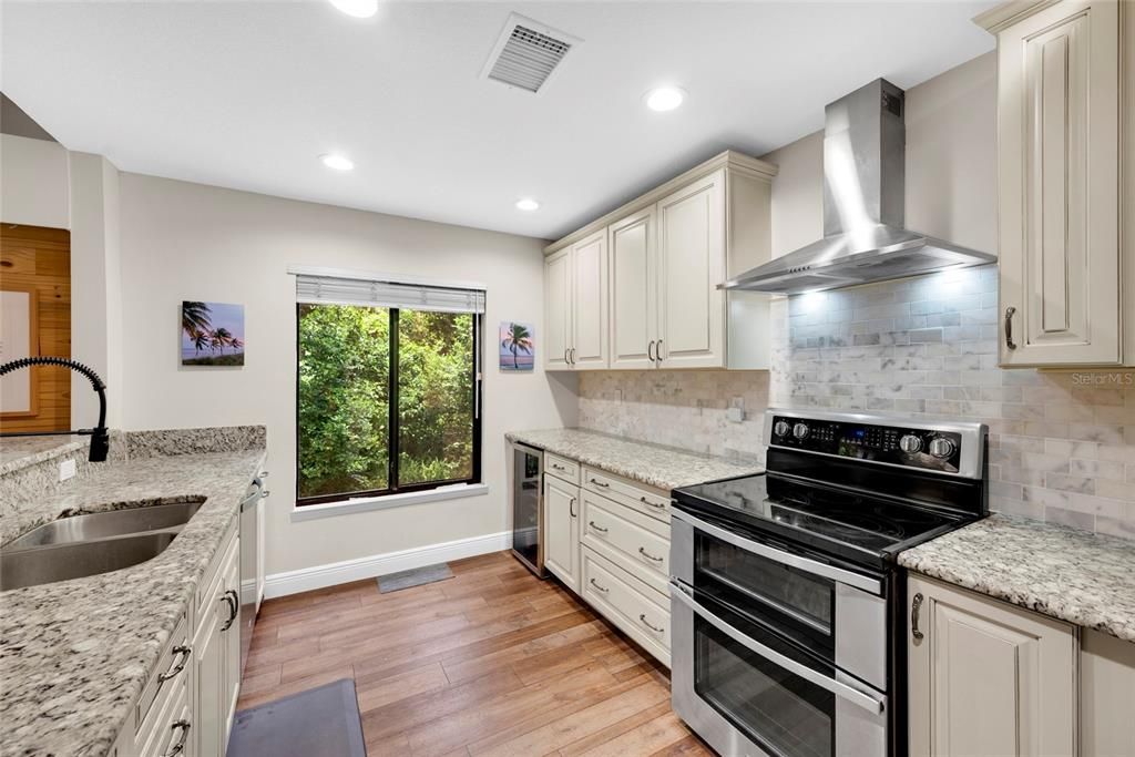 For Rent: $2,750 (2 beds, 2 baths, 1173 Square Feet)