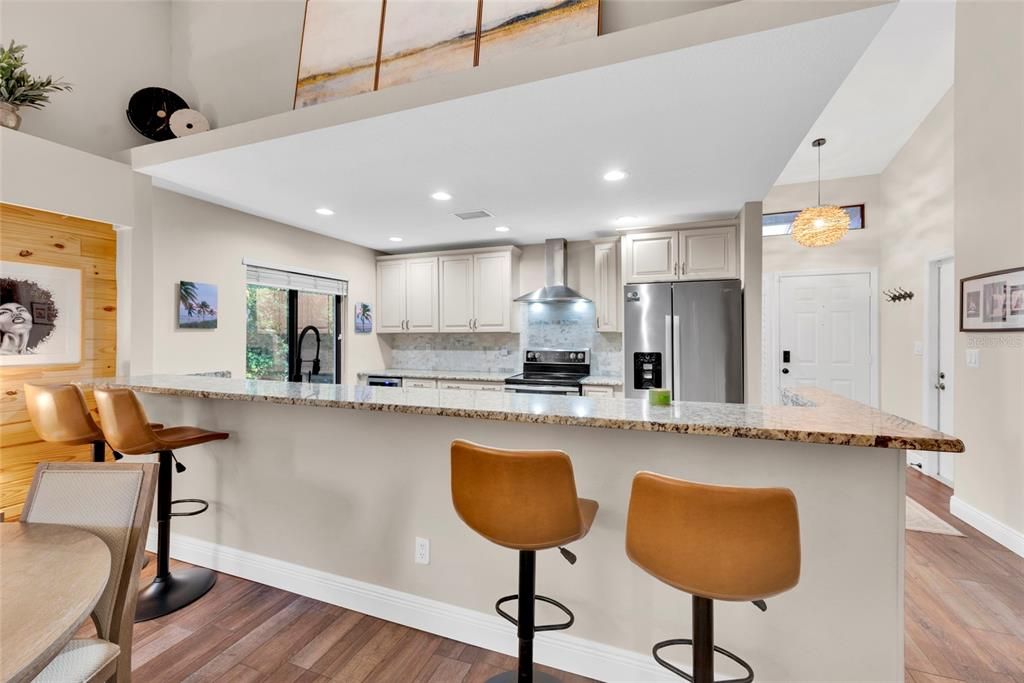 For Rent: $2,750 (2 beds, 2 baths, 1173 Square Feet)