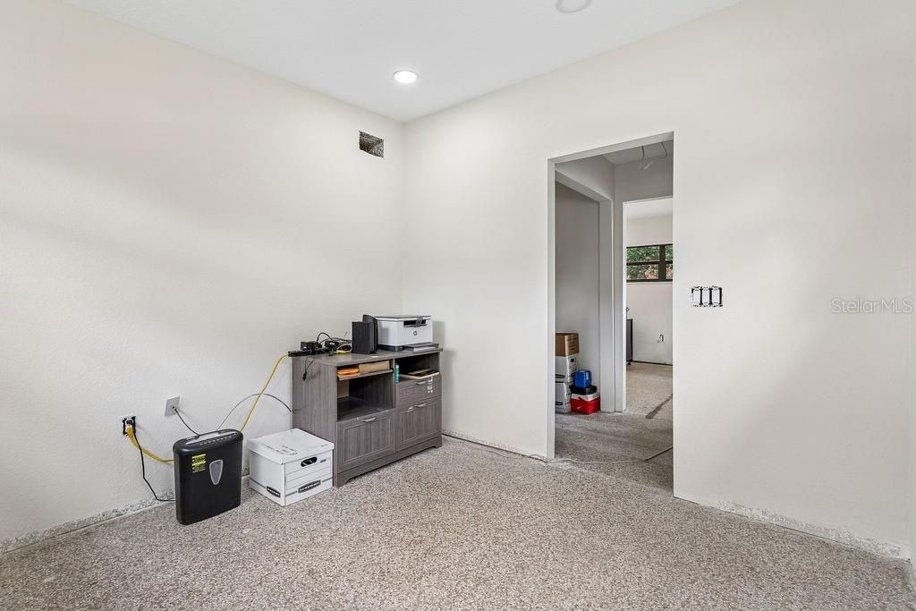 For Sale: $274,900 (3 beds, 2 baths, 1277 Square Feet)