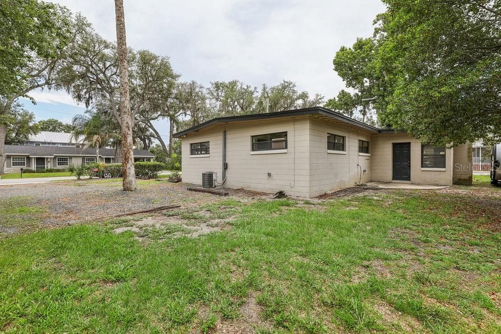 For Sale: $274,900 (3 beds, 2 baths, 1277 Square Feet)