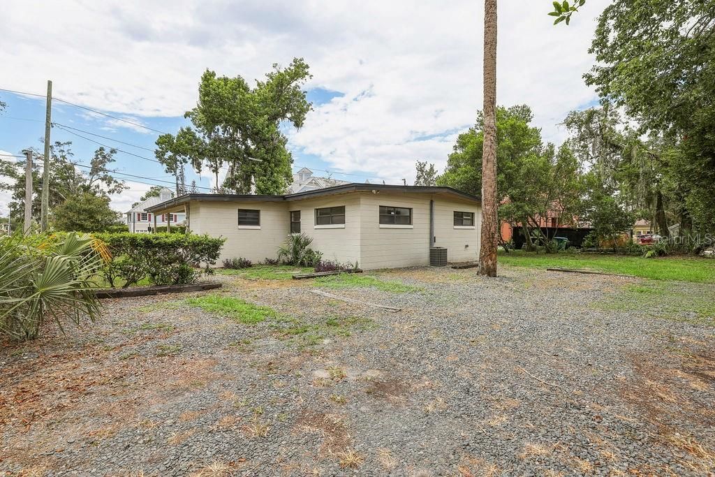 For Sale: $274,900 (3 beds, 2 baths, 1277 Square Feet)