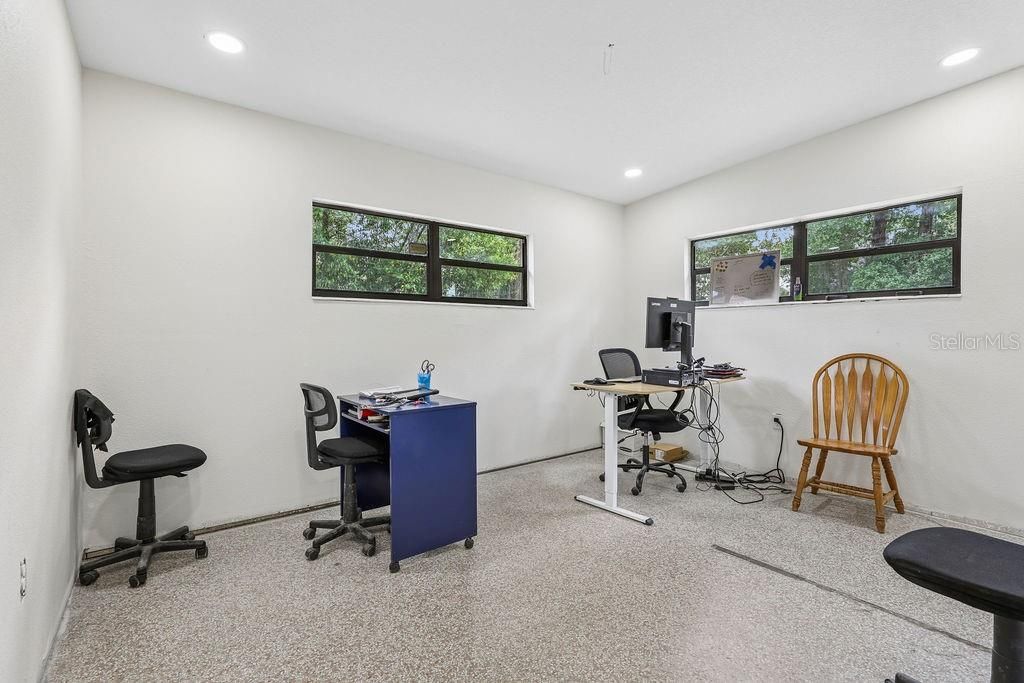 For Sale: $274,900 (3 beds, 2 baths, 1277 Square Feet)
