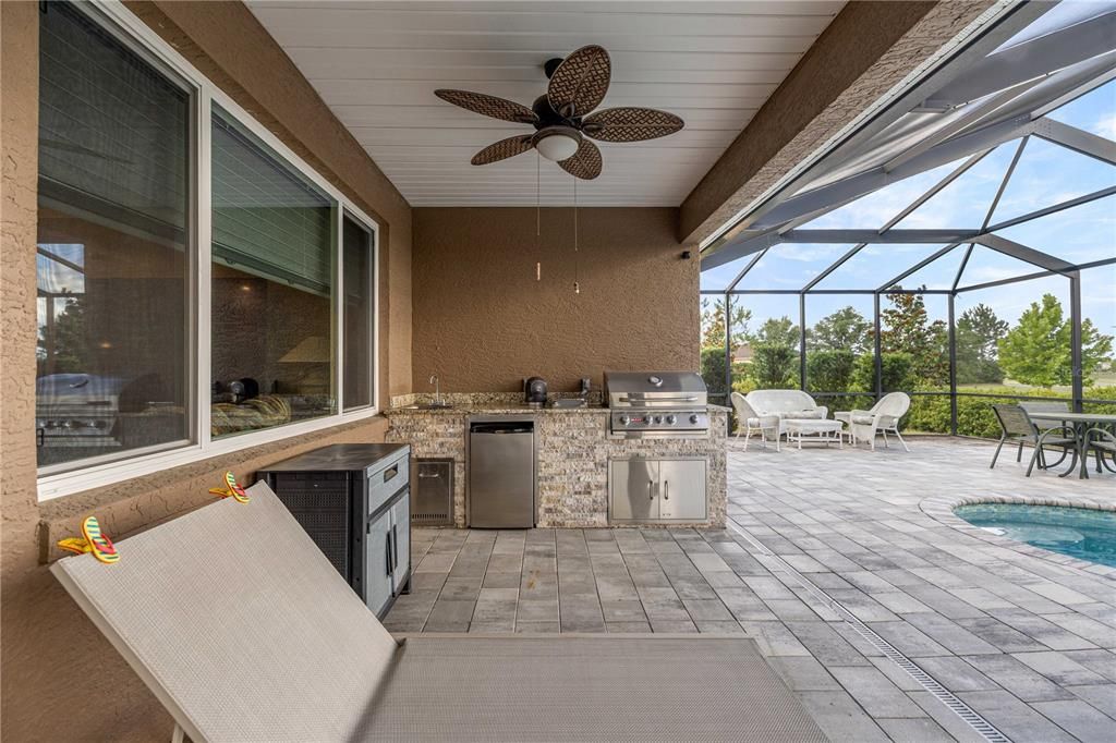En Venta: $740,430 (3 camas, 3 baños, 2815 Pies cuadrados)