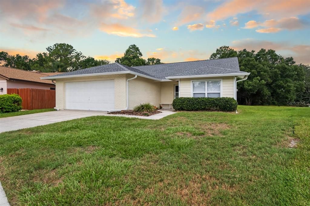 For Sale: $339,000 (3 beds, 2 baths, 1988 Square Feet)