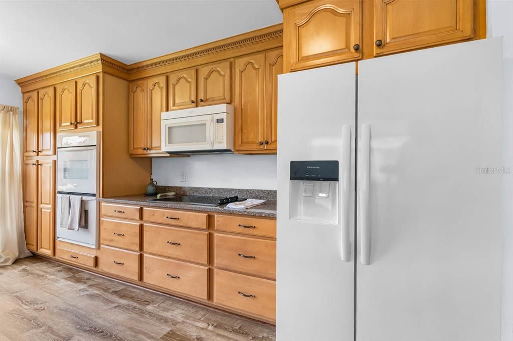 For Sale: $339,000 (3 beds, 2 baths, 1988 Square Feet)