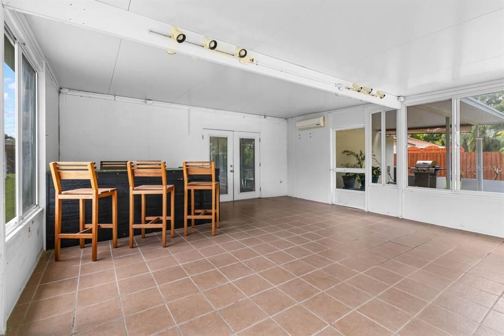 For Sale: $339,000 (3 beds, 2 baths, 1988 Square Feet)