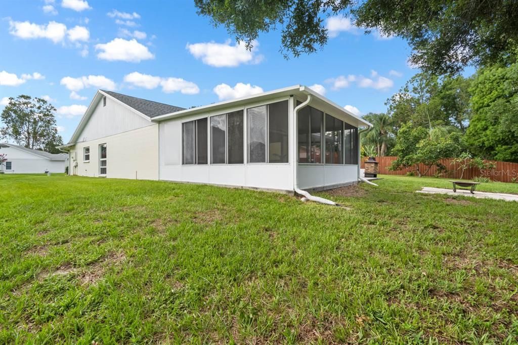 For Sale: $339,000 (3 beds, 2 baths, 1988 Square Feet)