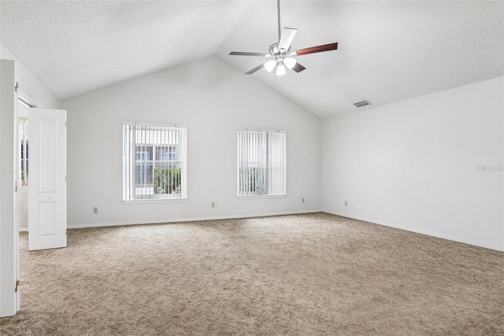 For Sale: $305,000 (2 beds, 2 baths, 1570 Square Feet)