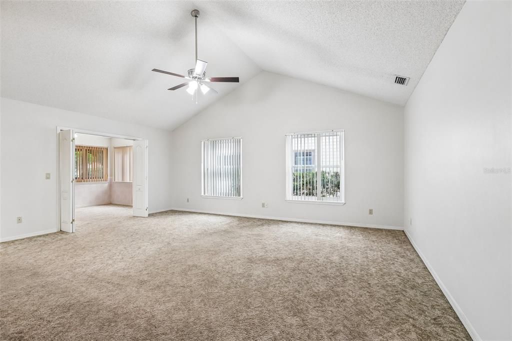 For Sale: $305,000 (2 beds, 2 baths, 1570 Square Feet)