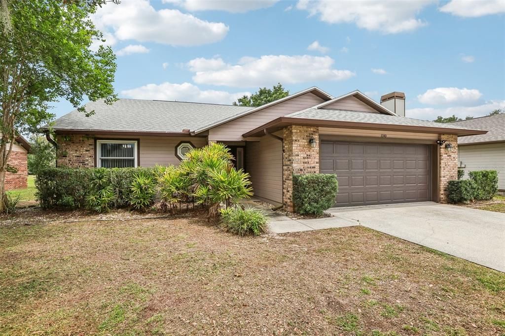 For Sale: $305,000 (2 beds, 2 baths, 1570 Square Feet)