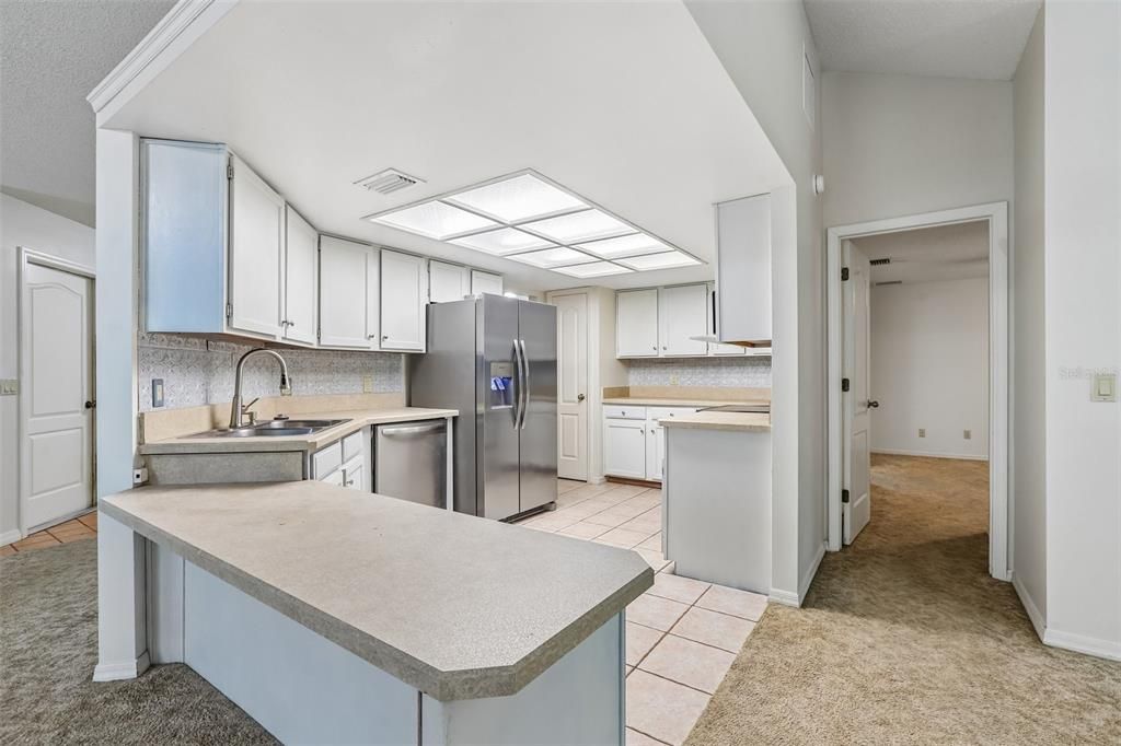 For Sale: $305,000 (2 beds, 2 baths, 1570 Square Feet)