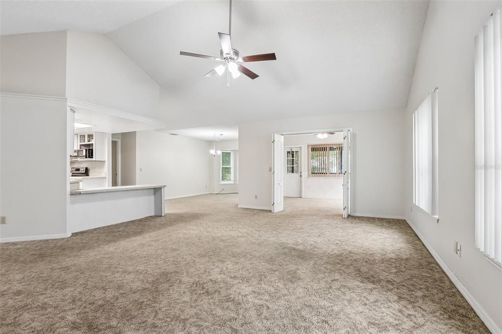 For Sale: $305,000 (2 beds, 2 baths, 1570 Square Feet)
