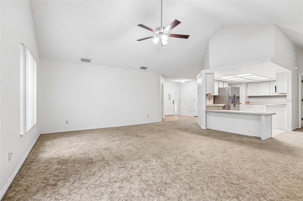 For Sale: $305,000 (2 beds, 2 baths, 1570 Square Feet)